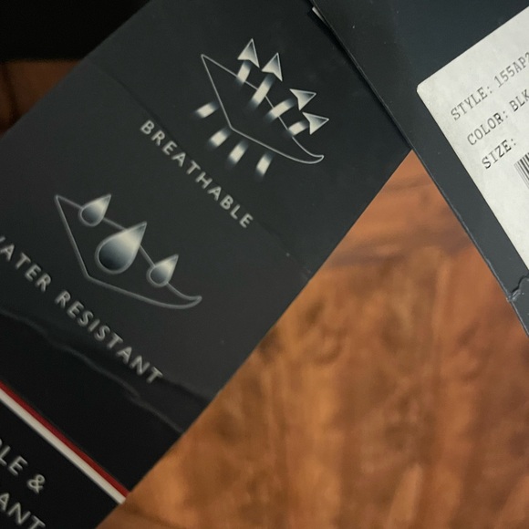 Tommy Hilfiger  ightweight jacket - Picture 6 of 11